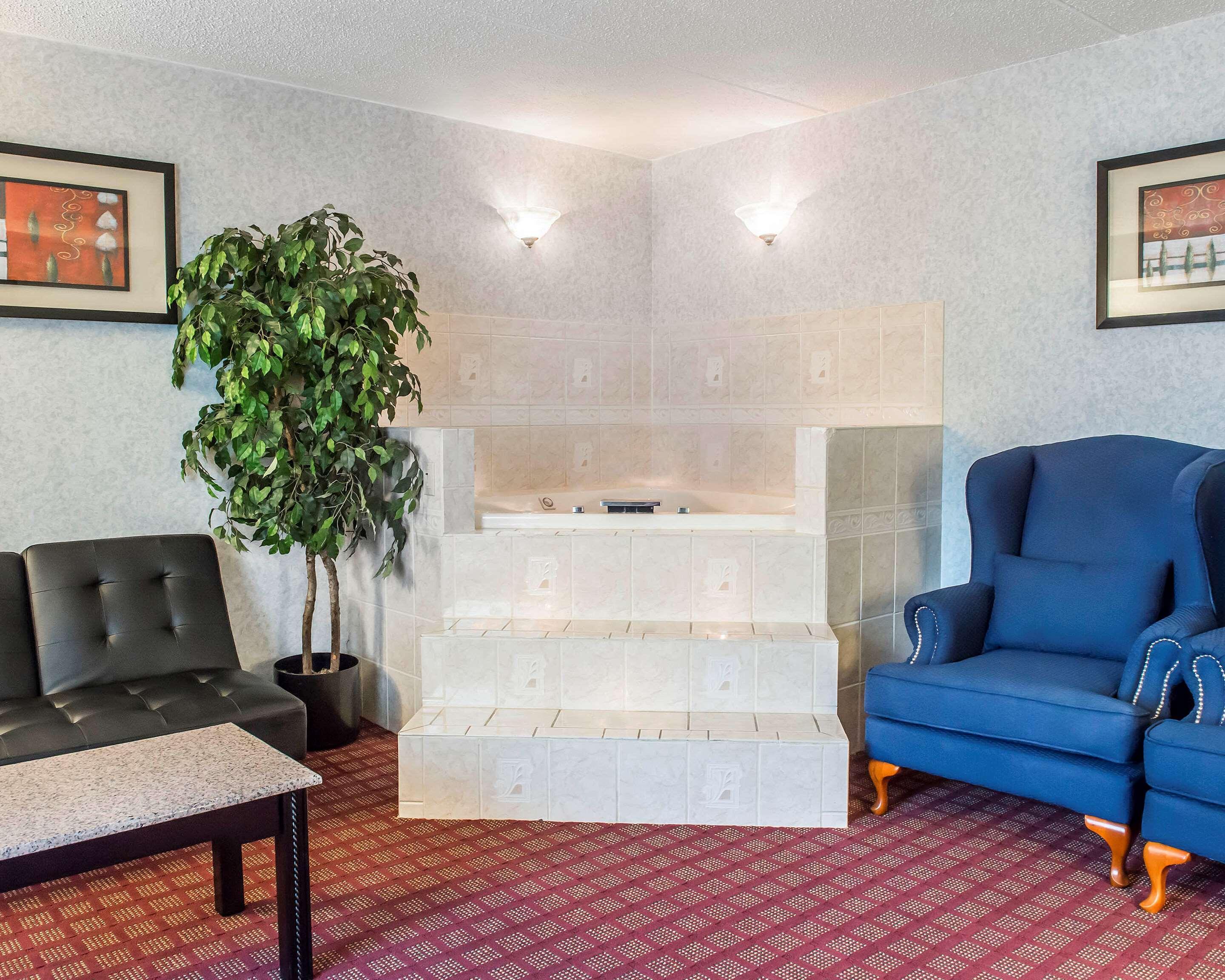 Quality Inn & Suites North Gibsonia Exterior foto